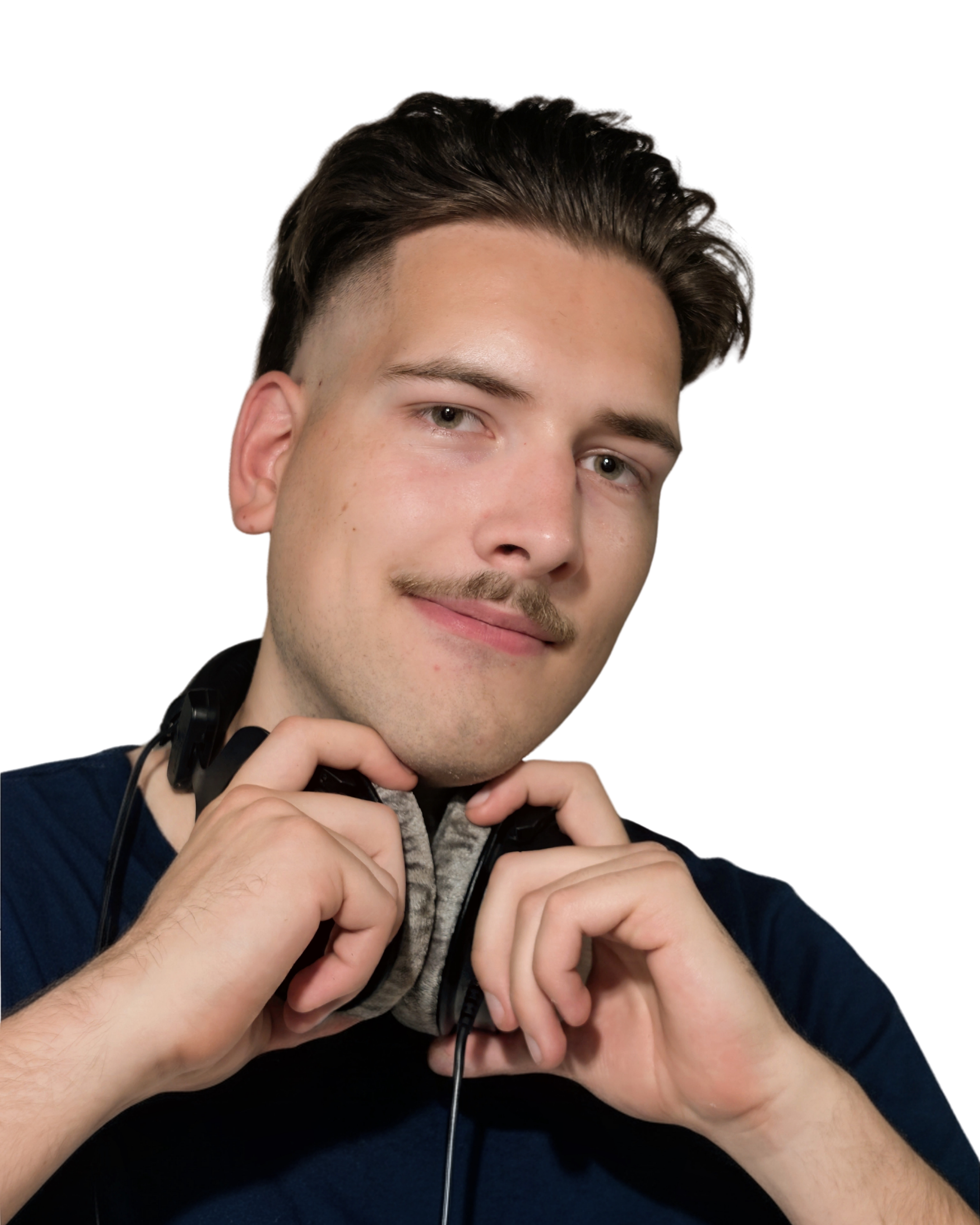 DJ Schleggar mit Kopfhörern